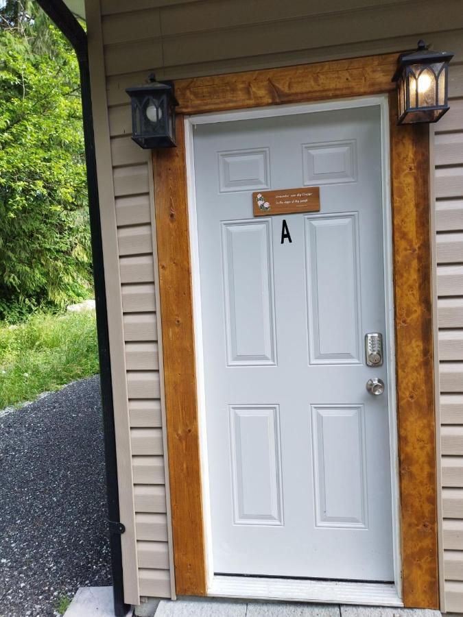 Beautiful Maple Ridge Farm Cabin Unit A ภายนอก รูปภาพ